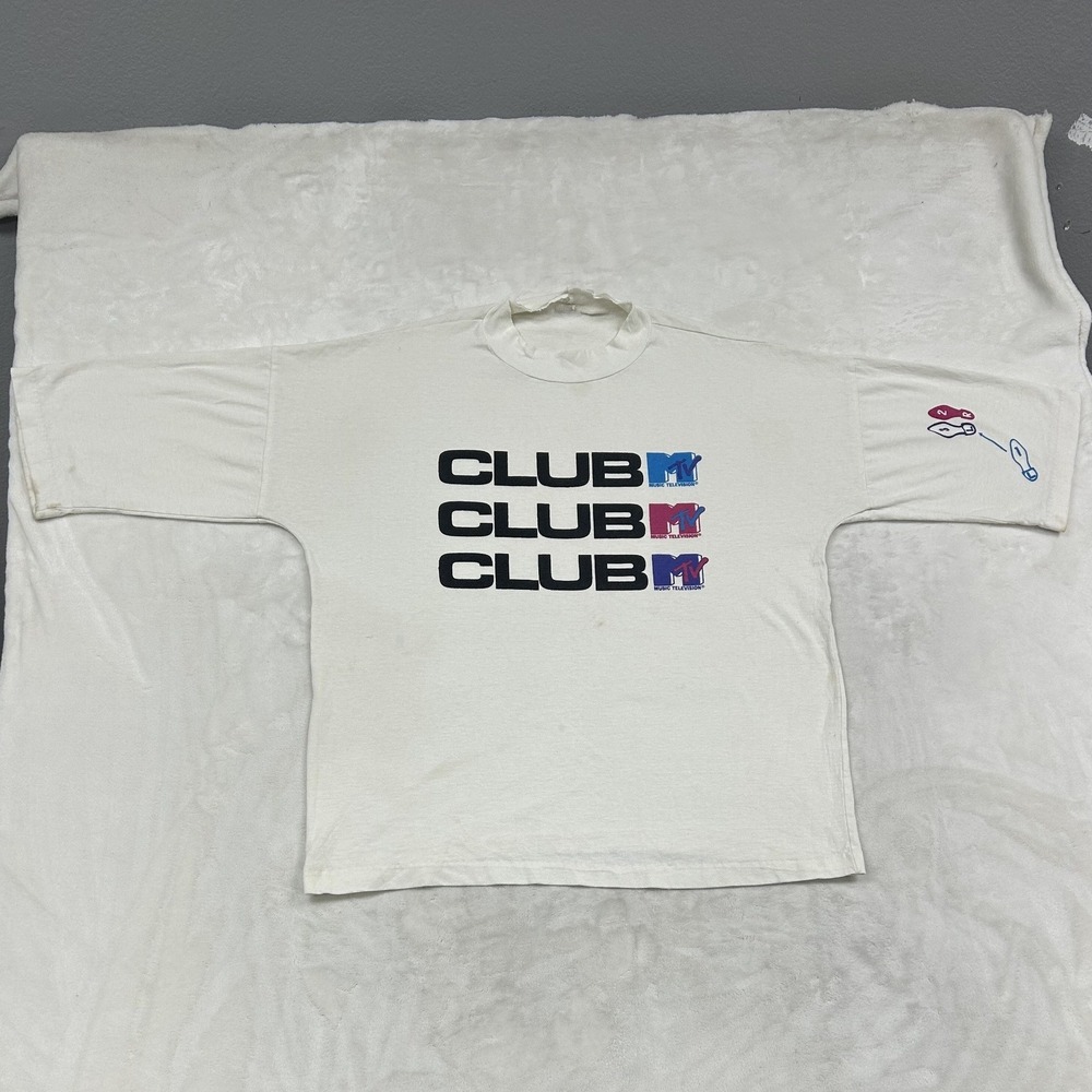 MTV Club MTV Graphic T-Shirt Mens L White Vintage 90s Distressed Mock Neck